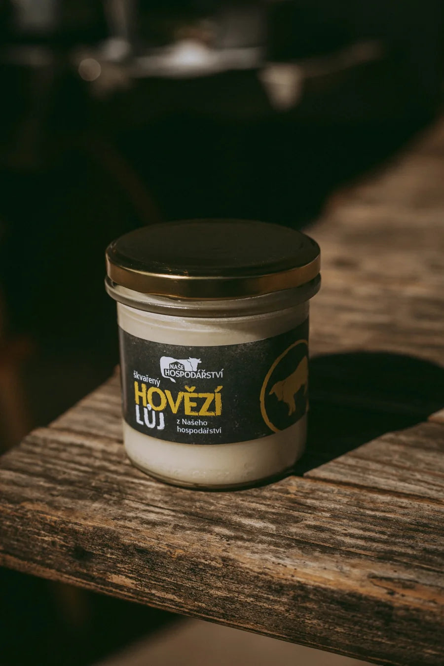 Sklenice škvařeného hovězího loje z Našeho hospodářství